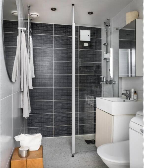 Scandinavian 2-Rooms Apartment City Center Гельсінкі Екстер'єр фото